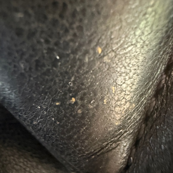 SAINT LAURENT
Lambskin Quilted Monogram
Medium Loulou Puffer
Chain Satchel Black - Picture 13 of 14